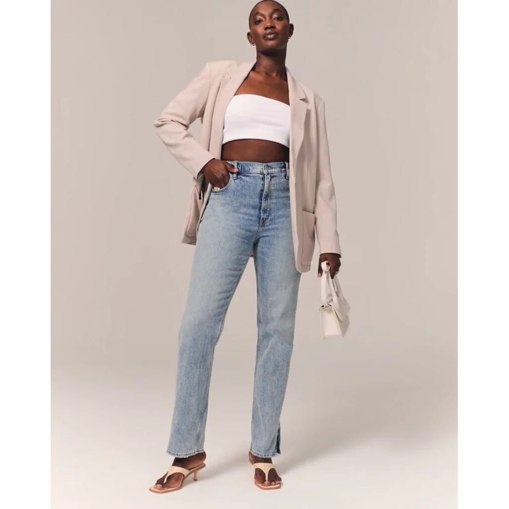 Abercrombie 90s Straight Ultra High Rise Jeans with Distressed cut